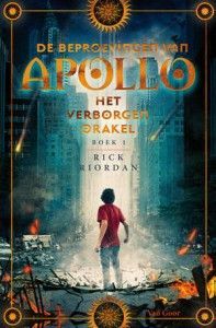 de-beproevingen-van-apollo-1-het-verborgen-orakel-rick-riordan-boek-cover-9789000350995